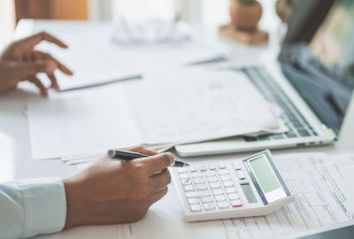 Comment calculer la rémunération d'un jour férié travaillé ?