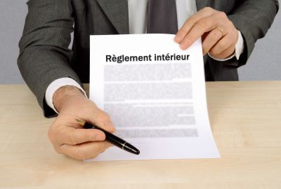 Comment est élaboré le règlement intérieur ?